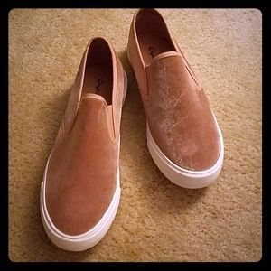 Qupid Velvet Slip-on Sneakers